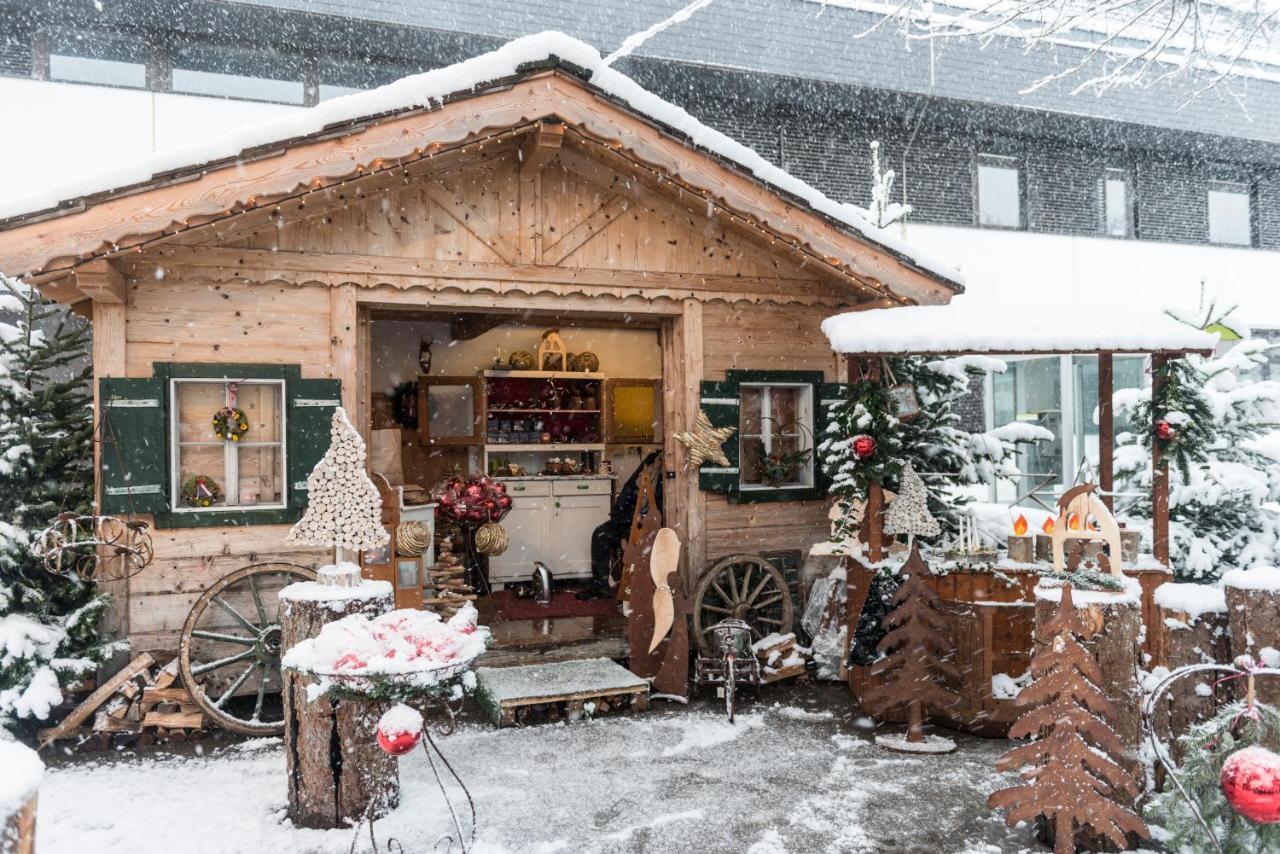 Hotel Youhey Am Wolfgangsee Strobl Buitenkant foto